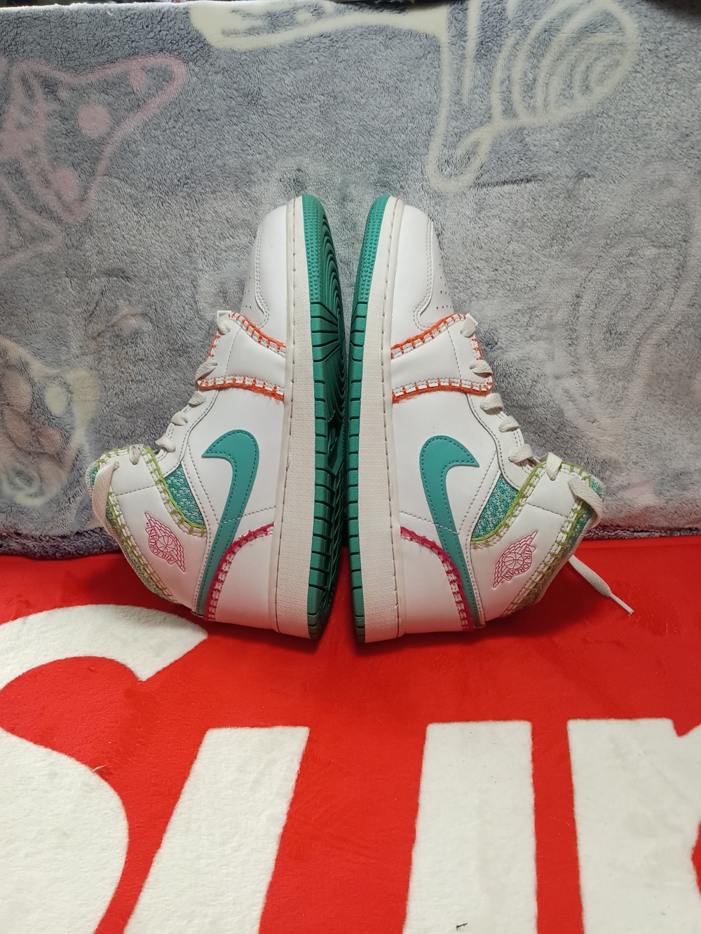 Air Jordan 1 Mid SE GS 'Multi-Knit' (DM6218-100) Size 7Y / Women's 8.5 - Clean!